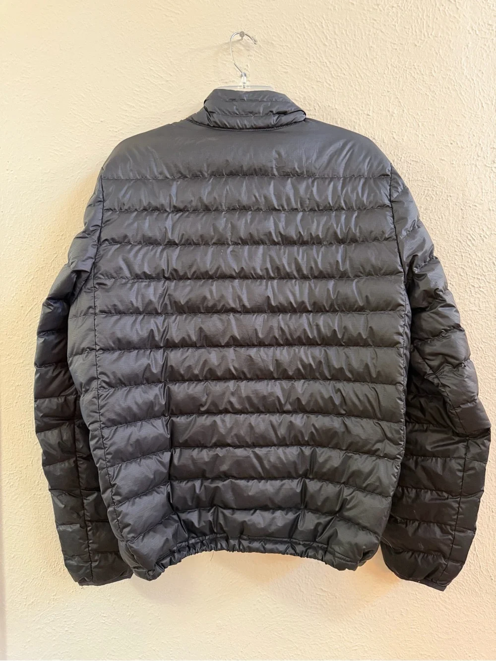 Quince lightweight packable black puffer jacket
